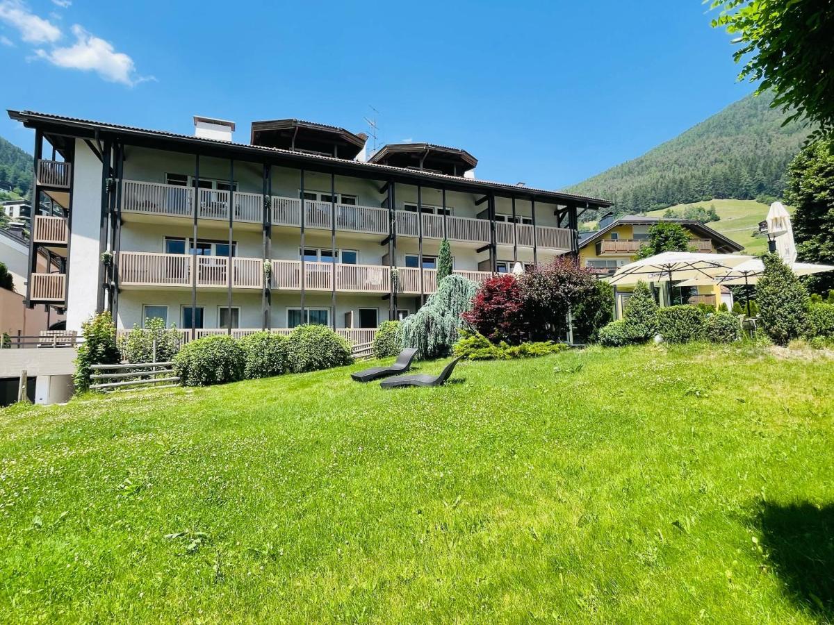 Residence Hotel Alpinum Campo Tures Esterno foto