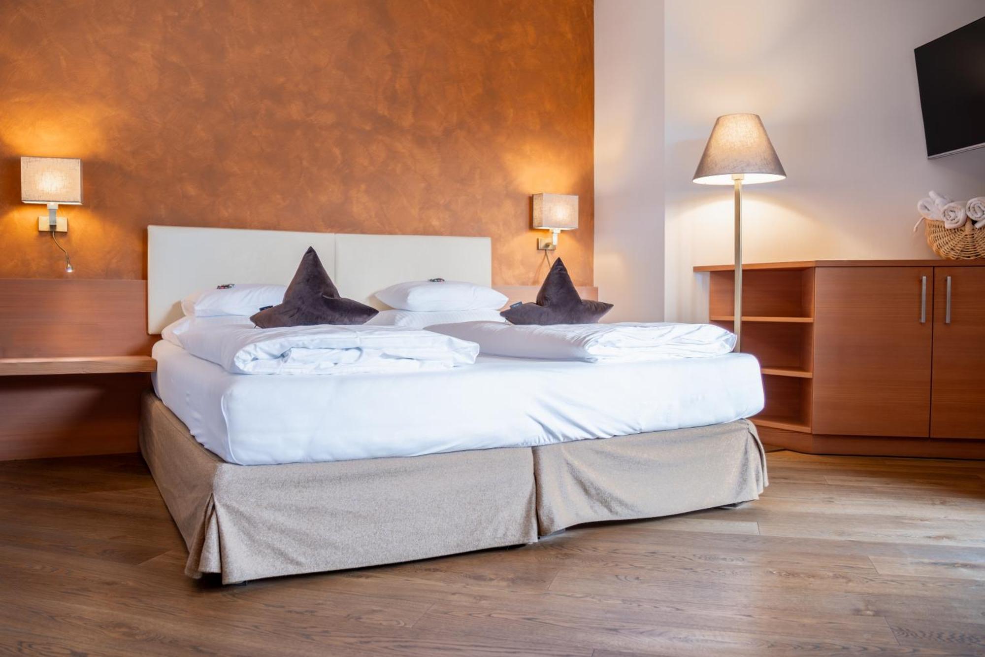 Residence Hotel Alpinum Campo Tures Esterno foto