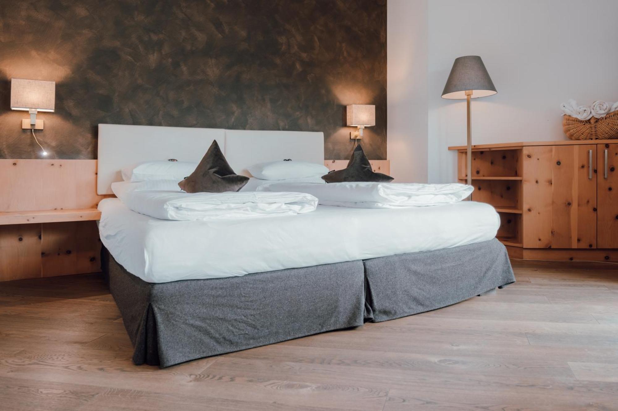 Residence Hotel Alpinum Campo Tures Esterno foto
