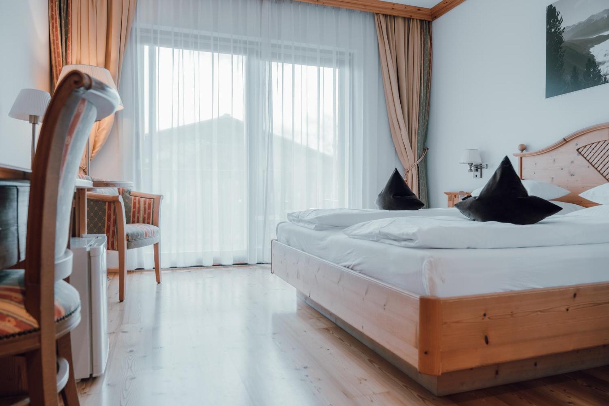 Residence Hotel Alpinum Campo Tures Esterno foto